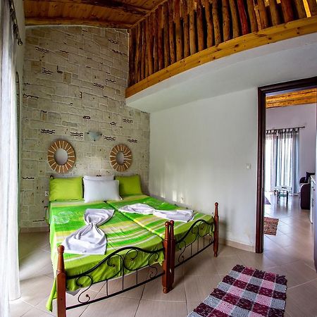 Theano Apartments Sarti Esterno foto