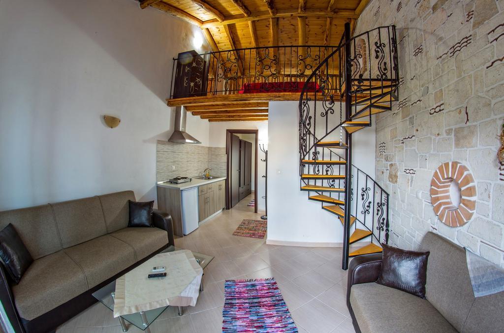 Theano Apartments Sarti Esterno foto