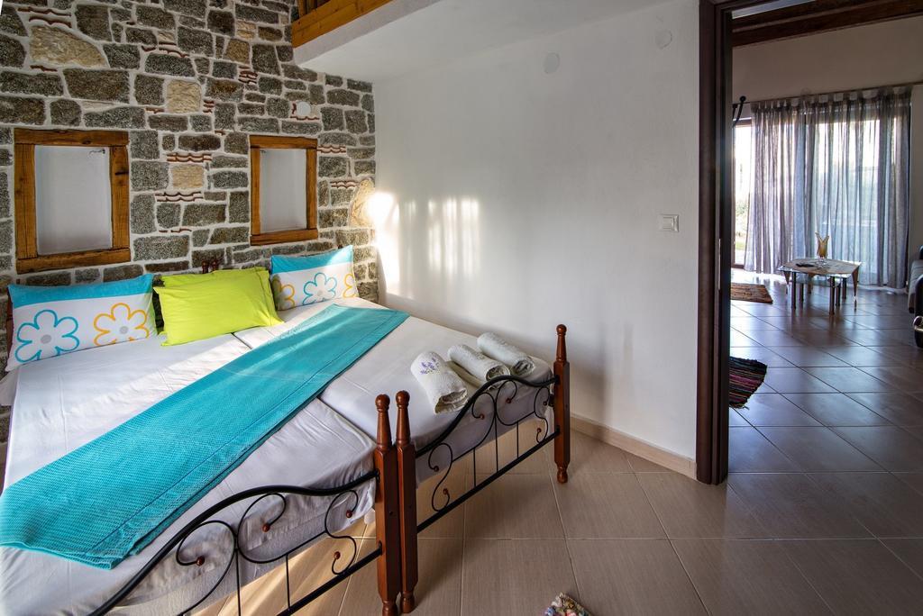 Theano Apartments Sarti Esterno foto